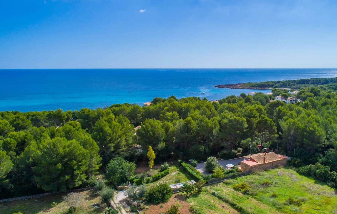 Foto 9 von 41: Hafen am Strand mit Terrasse und Grill 1000m von Cala de n'Aladern