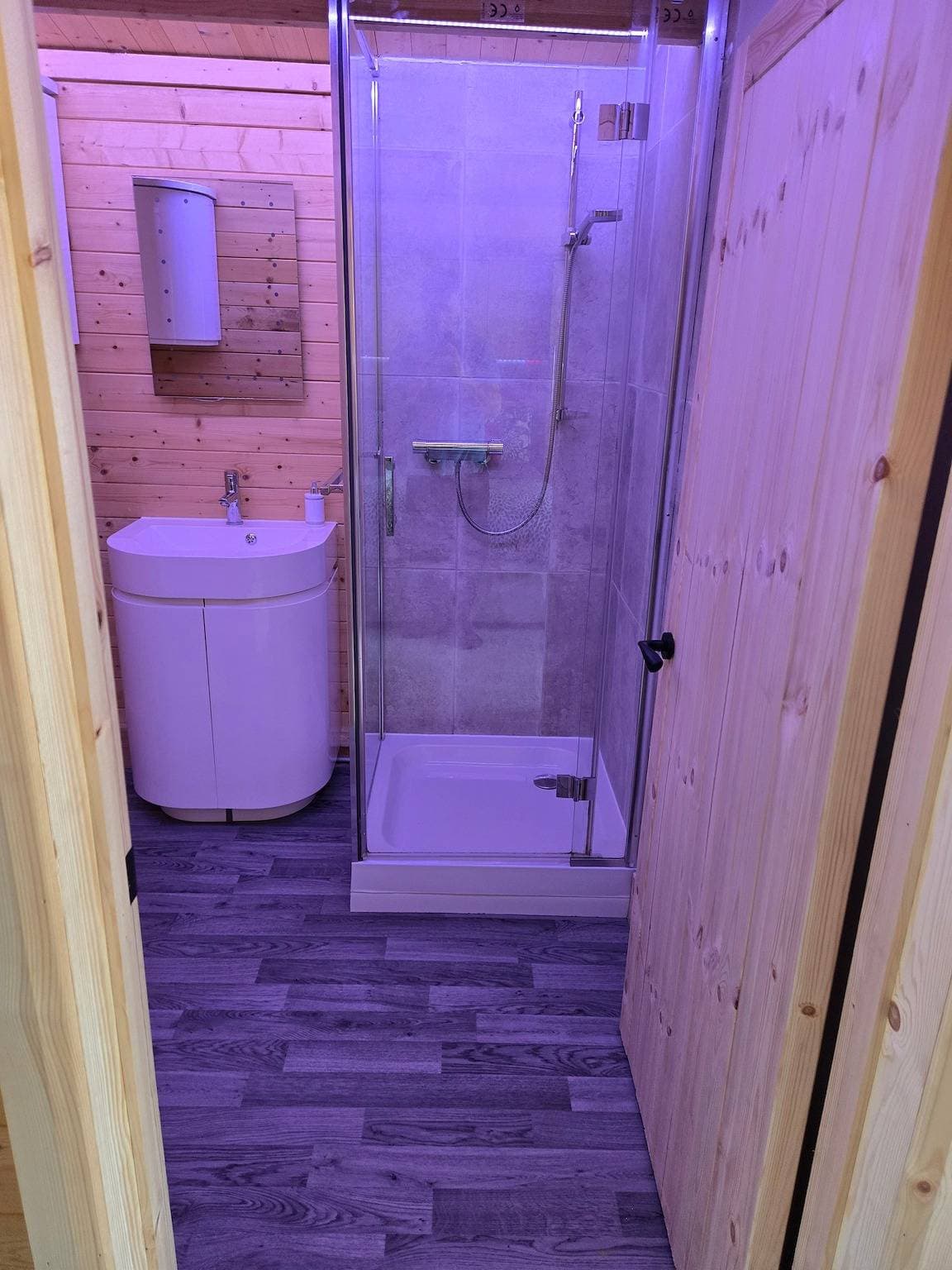 Foto 10 von 19: Blockhütte für 2 Personen mit Garten