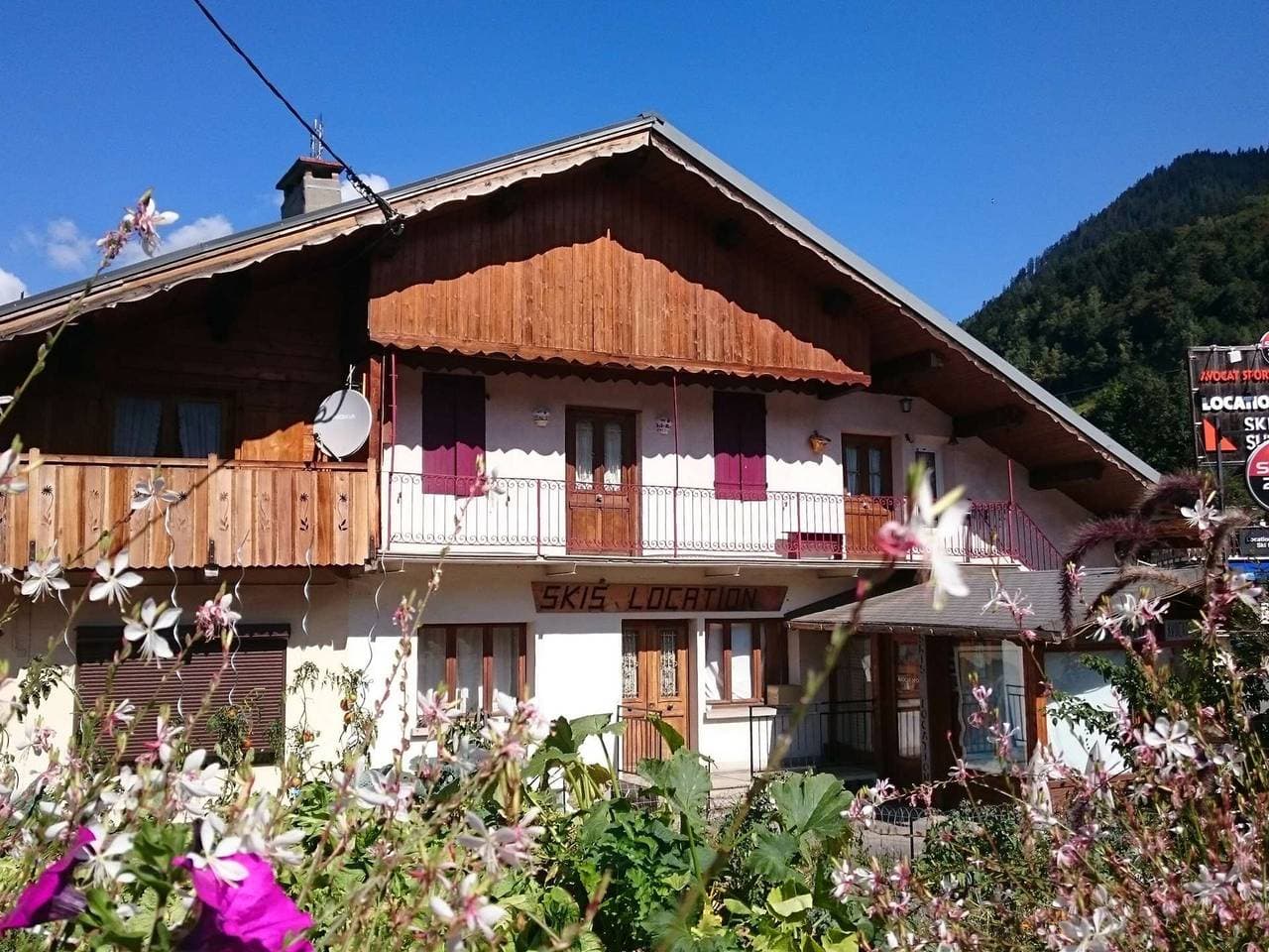 Geräumige Ferienwohnung für 6 Pers. im Dorf - Balkon südseitig, Parkplatz, Skiraum 1
