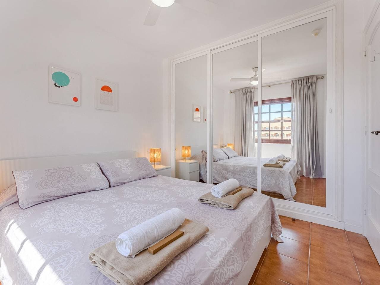 Foto 12 von 21: Appartement am Strand mit Pool, Balkon & WiFi