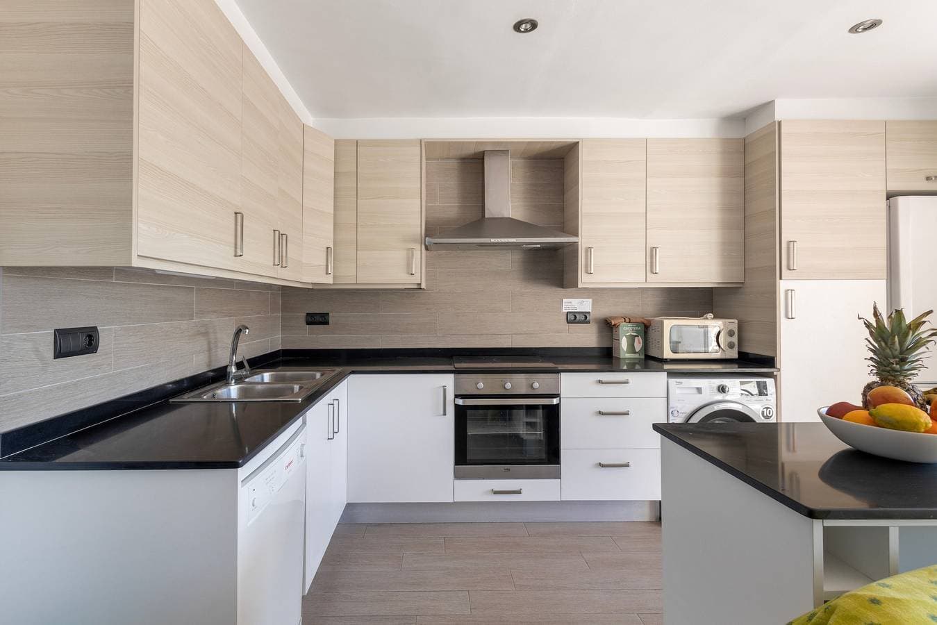 Foto 6 von 24: Apartment 'Medes F35' mit Meerblick, WLAN und Klimaanlage