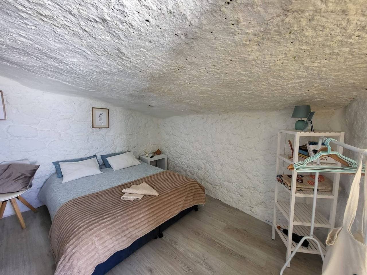 Foto 6 von 27: Ferienstudio „Cueva Sol“ mit Meerblick, Gemeinschaftspool und WLAN