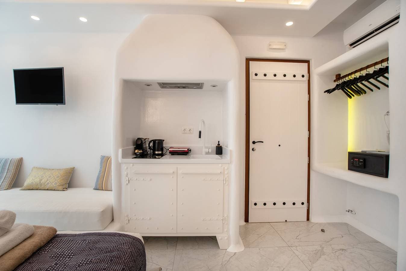 Foto 9 von 31: Apartment 'Narcissus Luxury Suites - Ariadne' mit Meerblick, WLAN und Klimaanlage