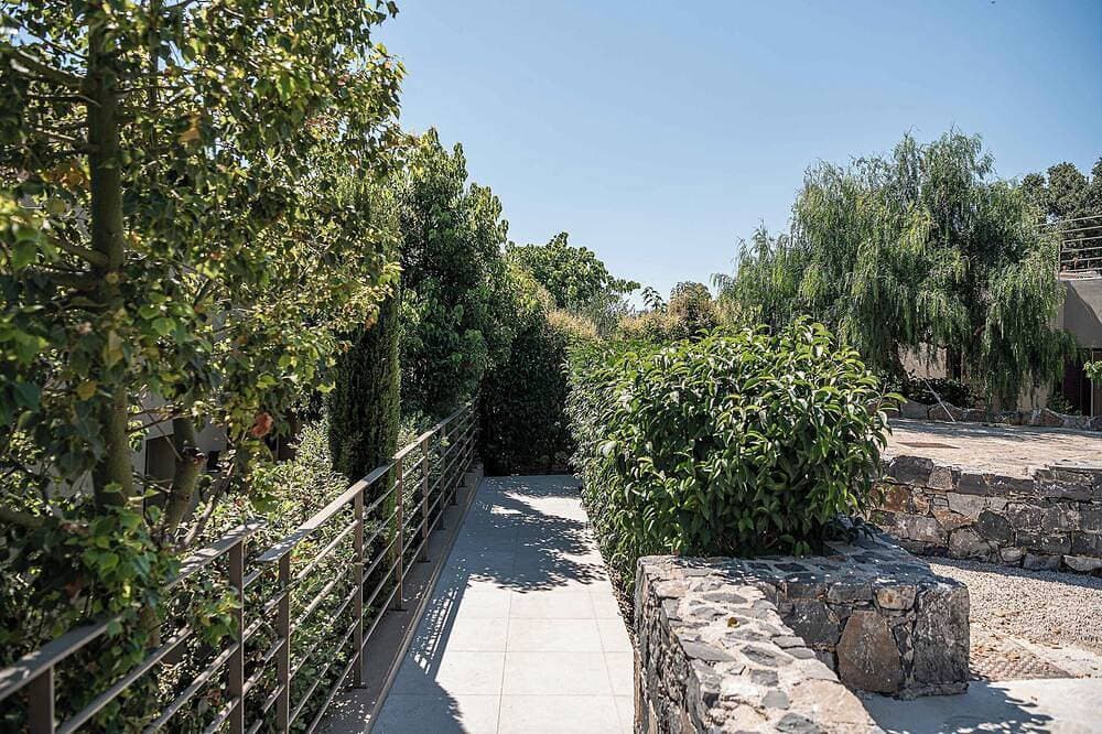 Foto 6 von 30: Villa Anthos | Luxury 1-Bedroom Villa with Heated* Pool!