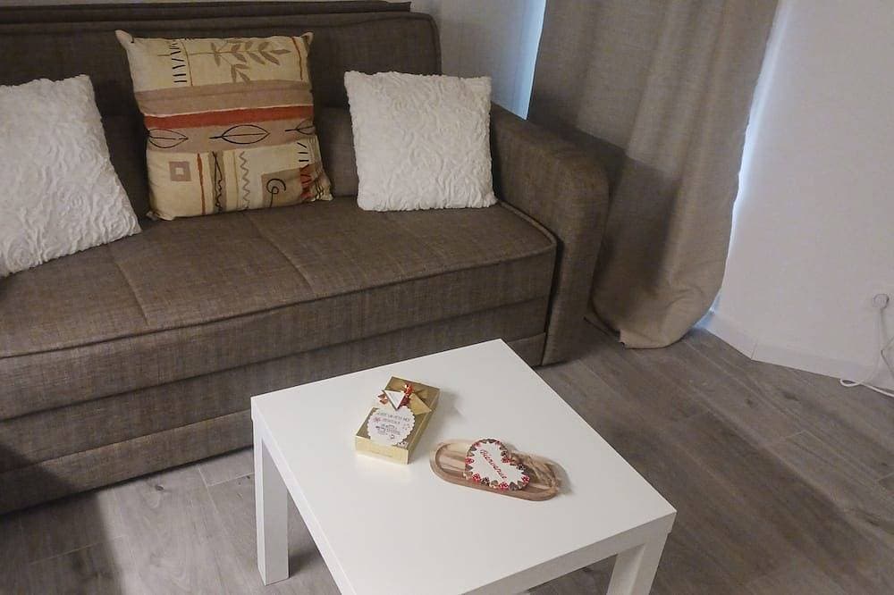 Vacation studio La Foux d'Allos - resort entrance + private parking lot 1