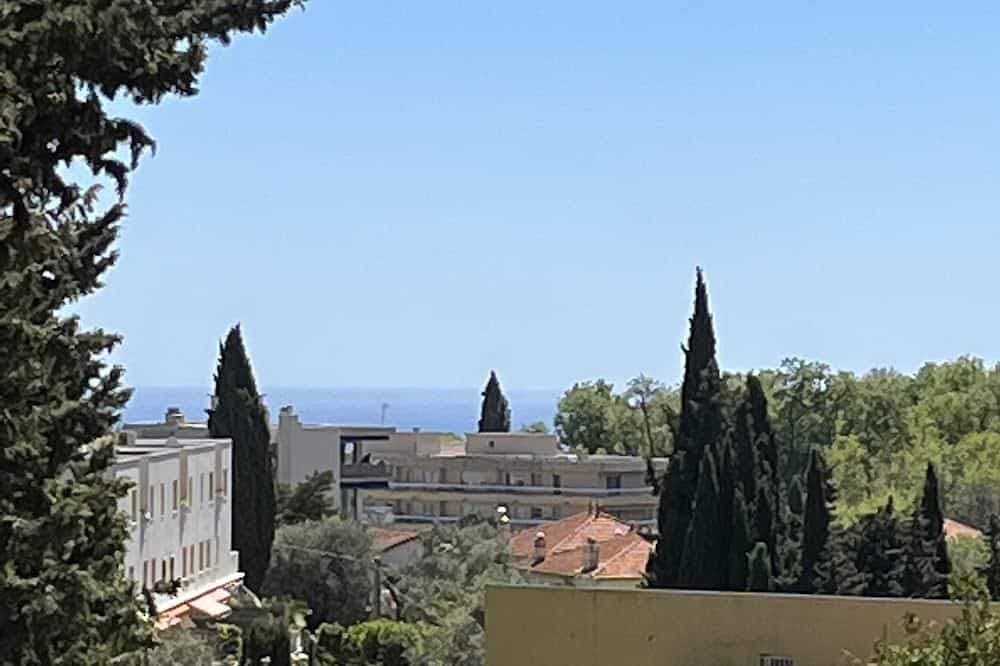 Studio Avec Terrasse, à Vence 1