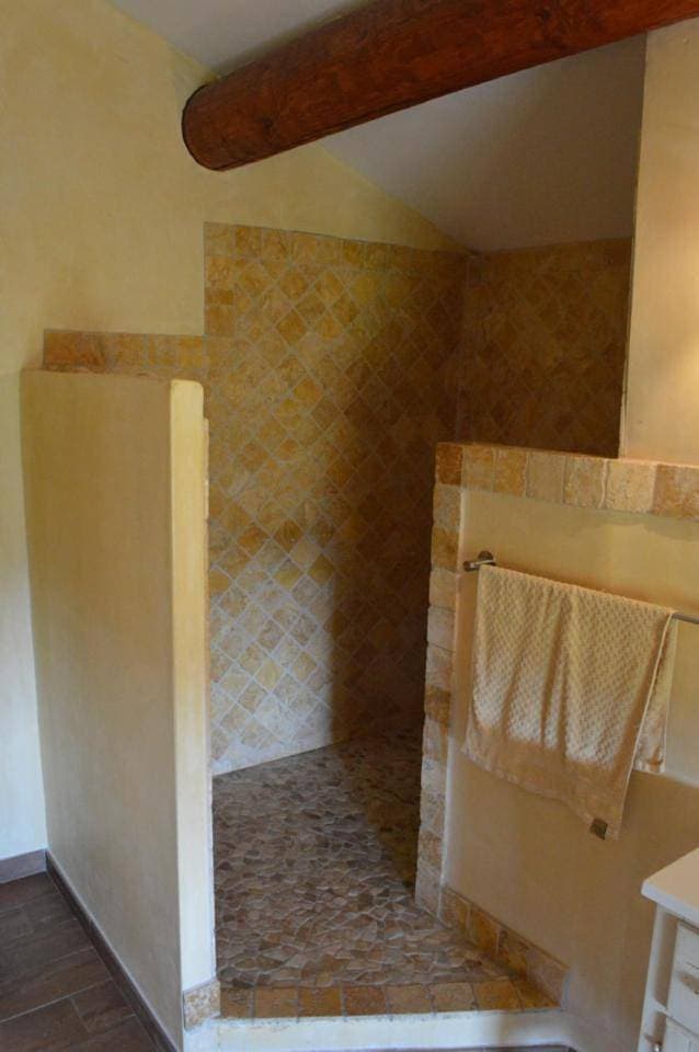 Foto 8 von 18: Double Room with Private Bathroom