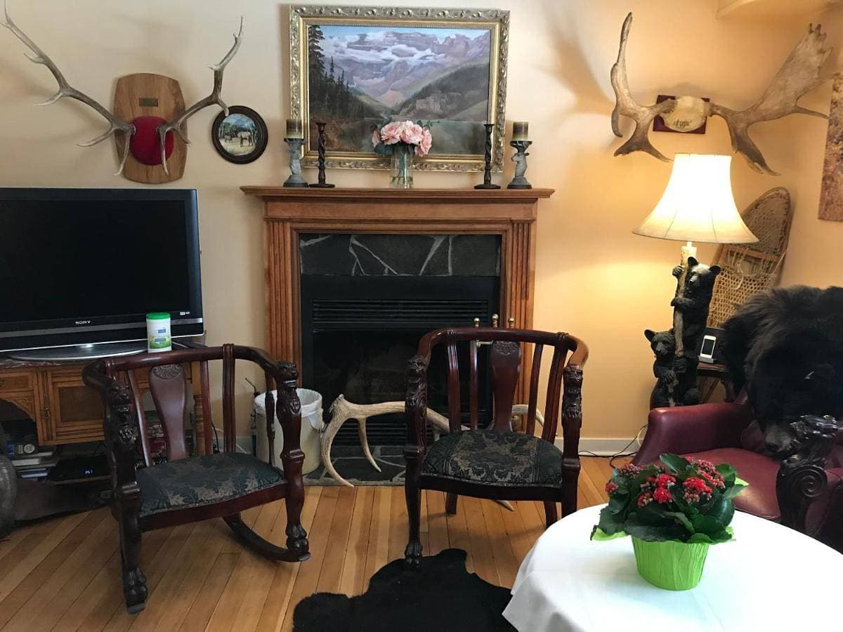 Holiday Lodge Bed and Breakfast 1