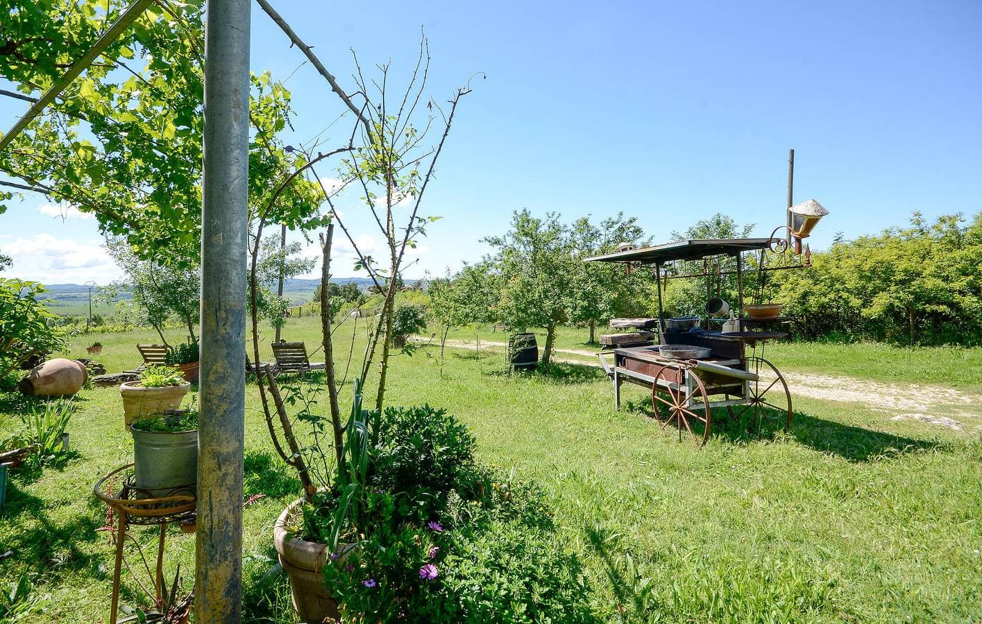 Foto 3 von 22: Reizende Ferienwohnung mit Pool und Garten, 400 m vom Torrente Fiascone entfernt
