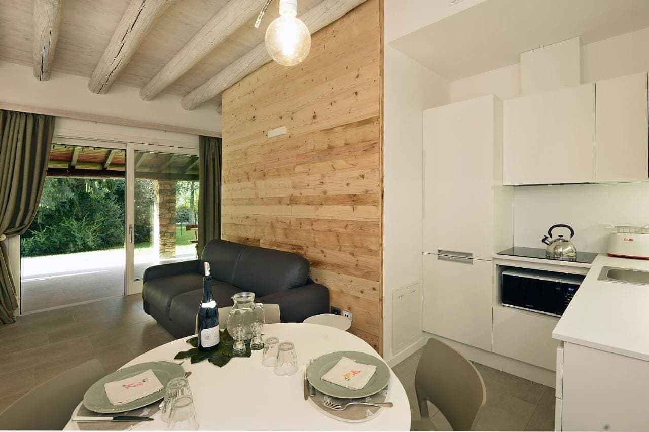Foto 9 von 41: Ferienwohnung am See "Al Segnavento Roccafredda" mit Pool, WLAN und Garten
