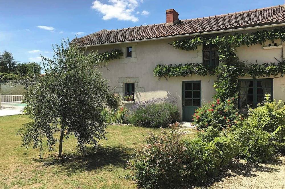 Gîte Lamarlière - Savigny-Sous-Faye 1
