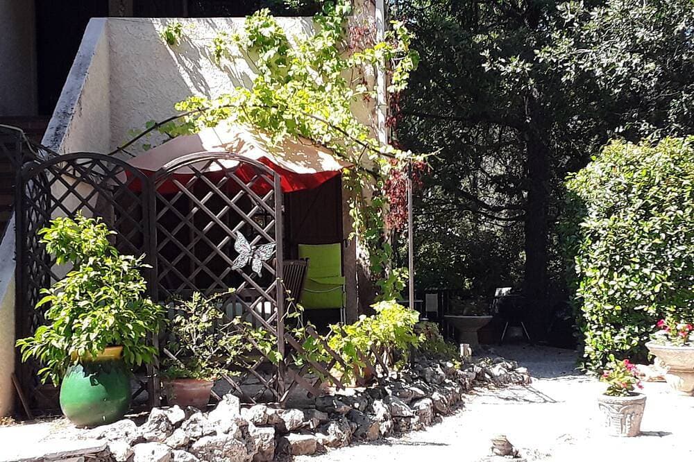 Foto 8 von 19: Der Lavendel - Das Hotel liegt im Herzen der Landschaft