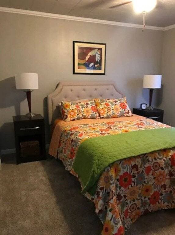 Foto 2 von 14: Full House on secluded road, 4 bed 2 bath, fully furnished basement w/bar + beds