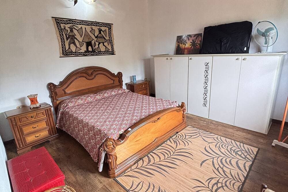 Foto 4 von 30: Landhaus 'Ethnic house & view, Sulcis Relax' mit Bergblick, privater Terrasse & WLAN