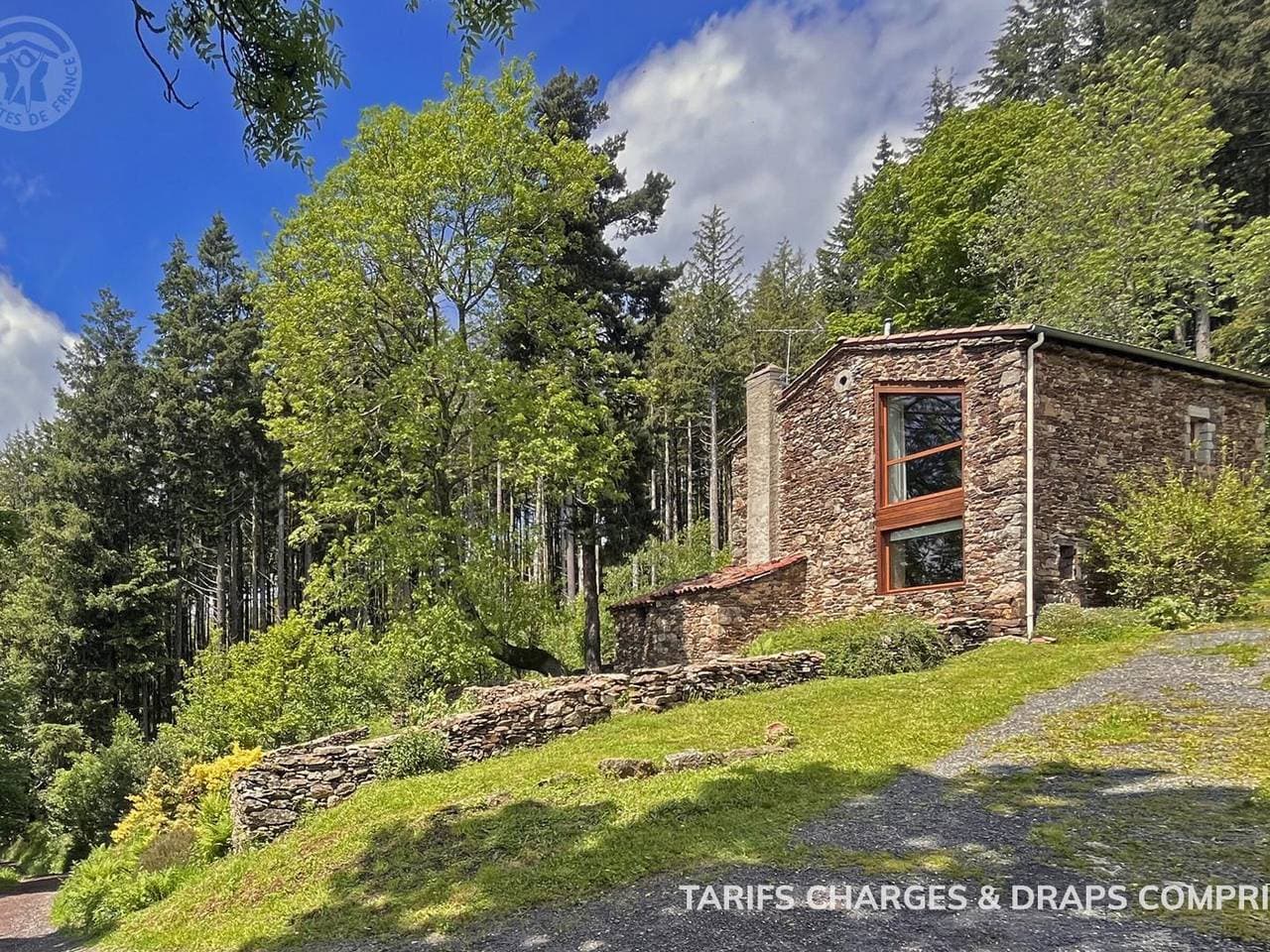 Gemütliches Ferienhaus mit herrlicher Aussicht bei Saint-Étienne 1