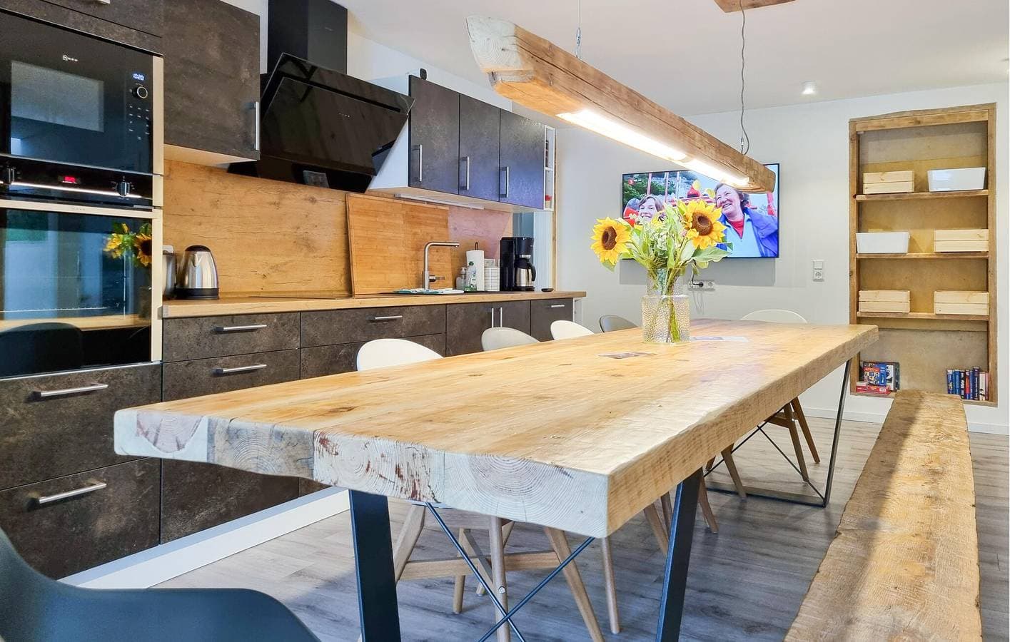 Foto 10 von 37: Gemütliche Wohnung mit Terrasse, Parkplatz und Internet