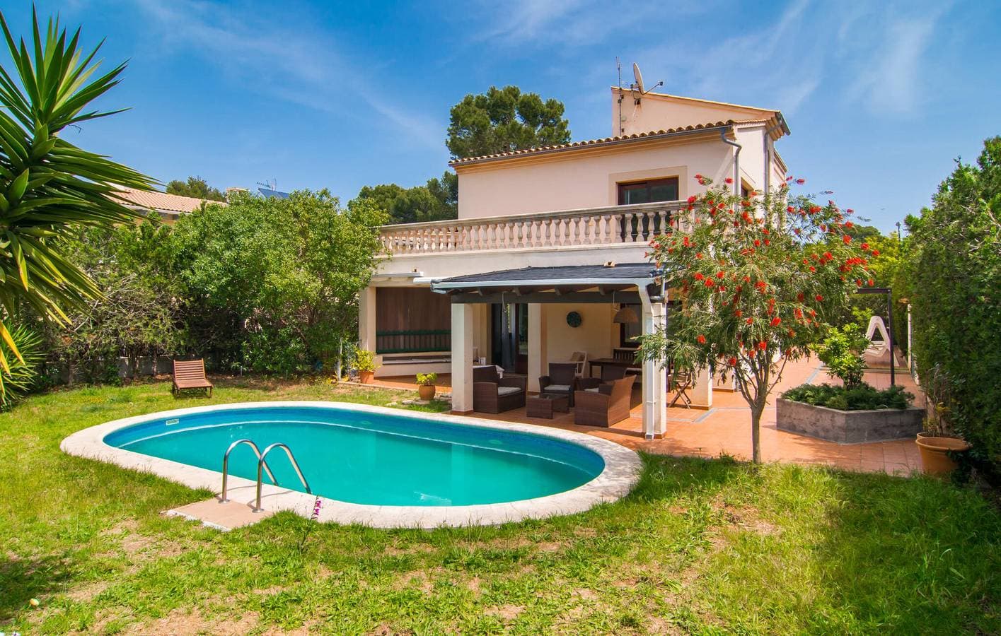 Apartment mit Meerblick, Terrasse, Pool und Grill, 2 km zum Strand 1