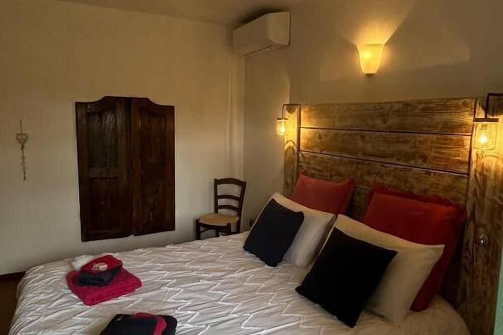 Foto 4 von 25: Provencal house with private pool sleeps 4