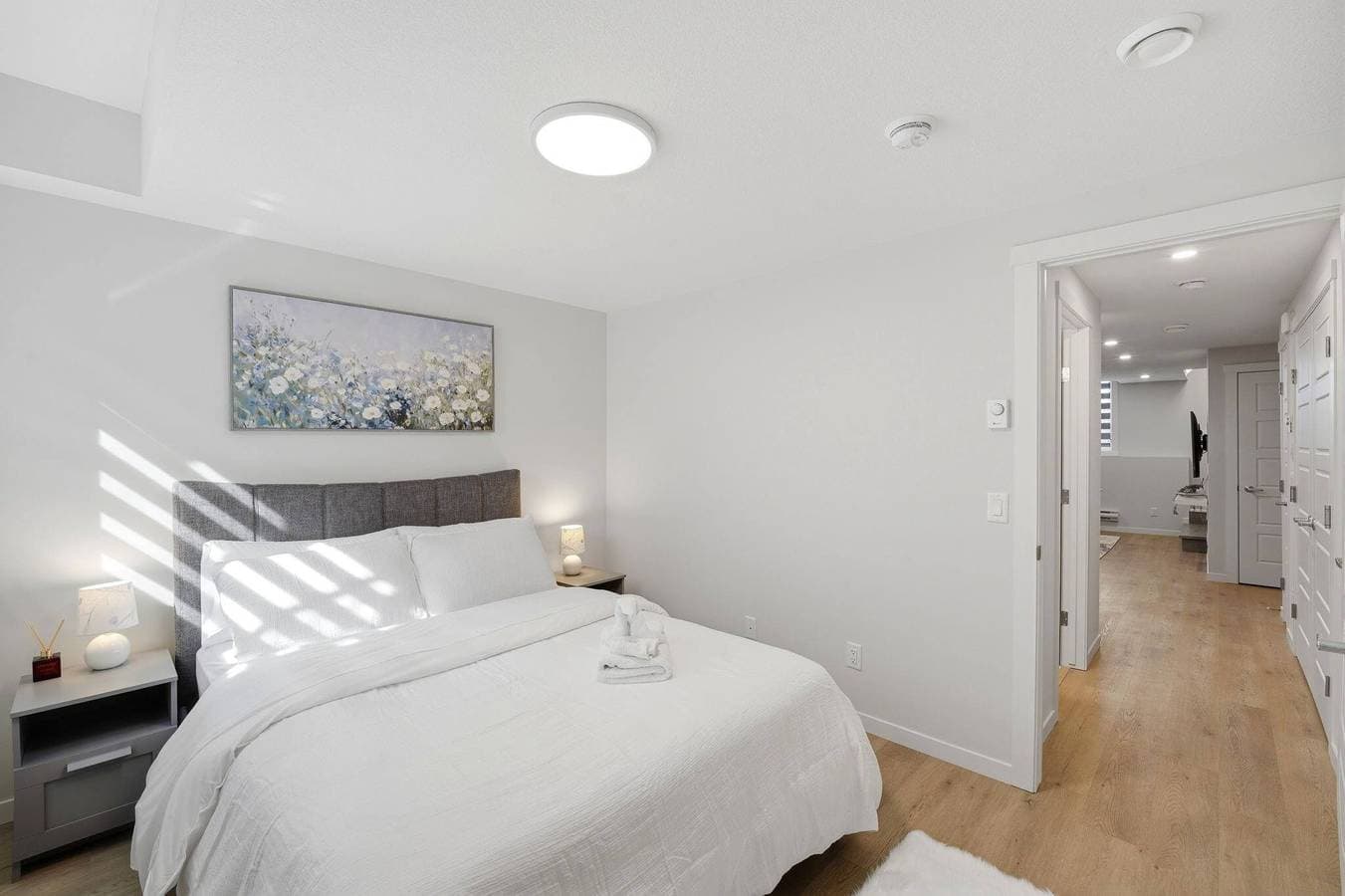 Foto 11 von 30: Livingston Haven - Moderne Privatsuite mit 1 Schlafzimmer