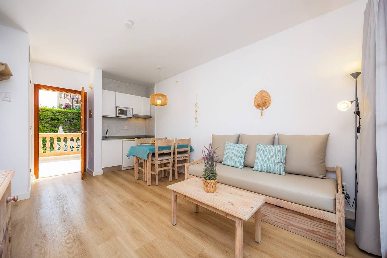 Foto 7 von 41: Strandnahes Apartment mit Zugang zum Pool, einer privaten Terrasse, Klimaanlage und WLAN