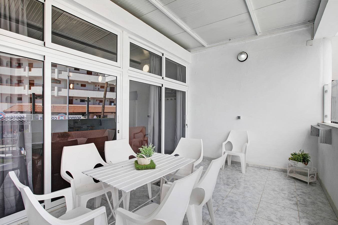 Foto 6 von 27: Ferienwohnung 'Apartamento Costa Adeje' mit privater Terrasse, WLAN und Klimaanlage