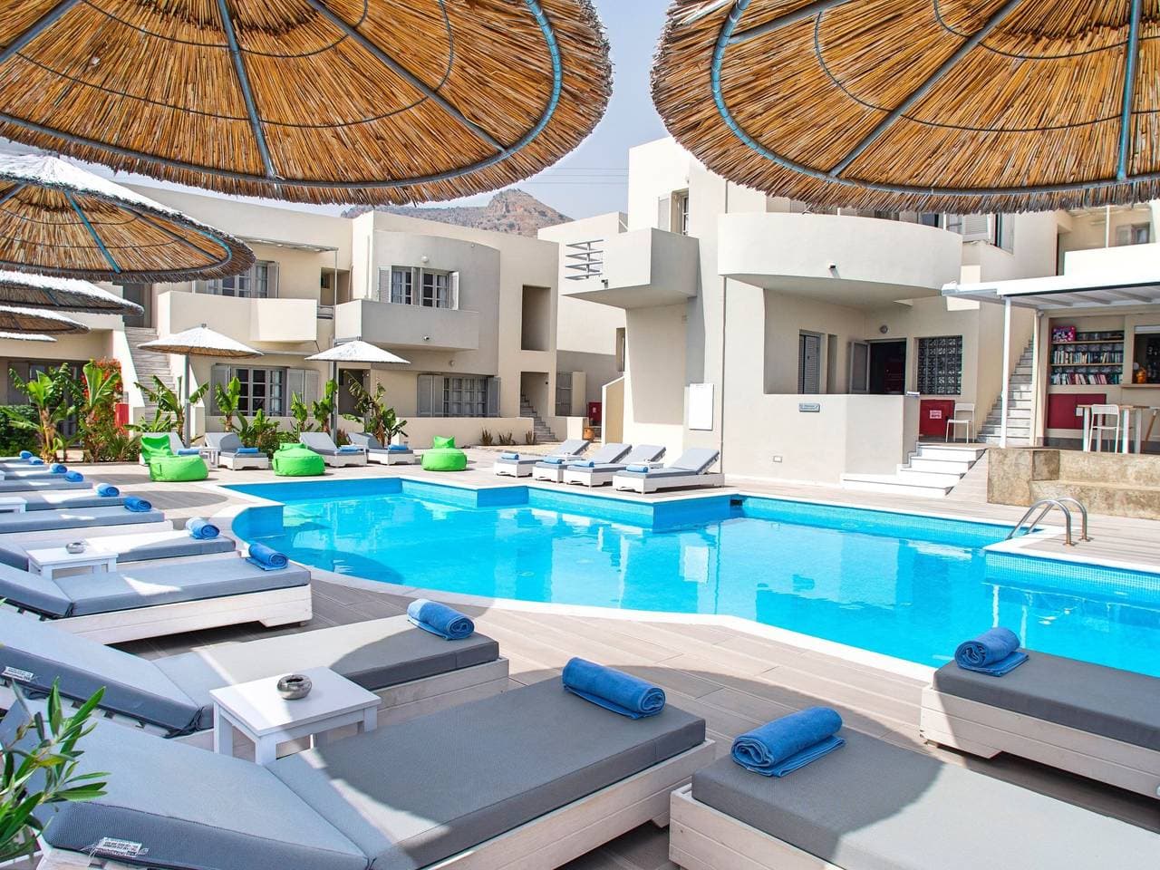 Foto 12 von 27: Elounda Garden Maxima Suite Beheiztes Schwimmbad