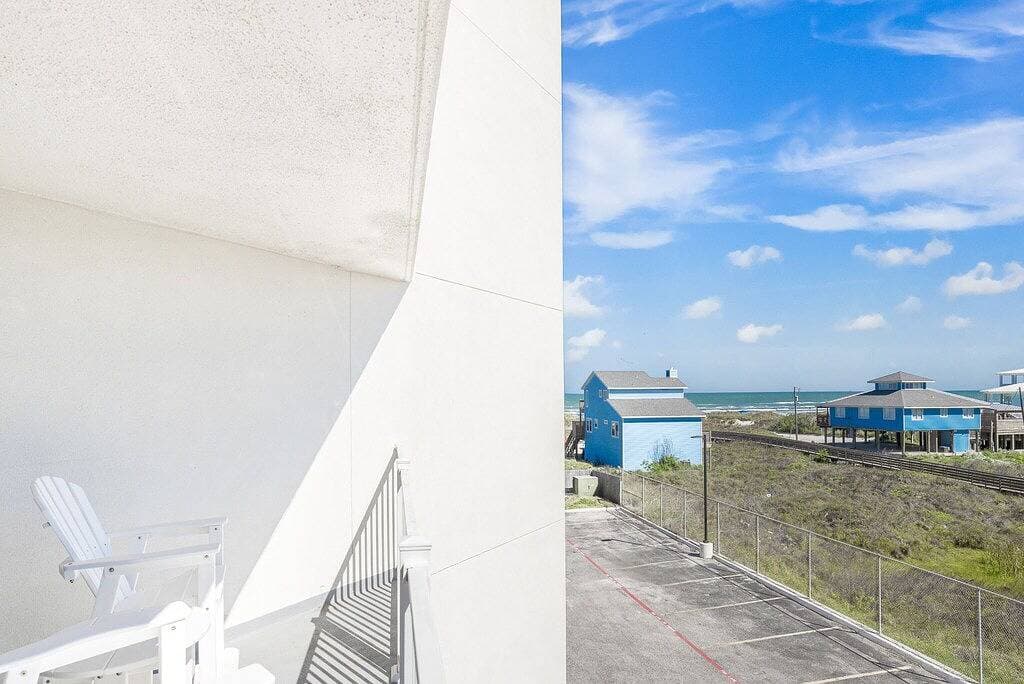 Foto 8 von 18: Sandcastle Condominium Unit 232