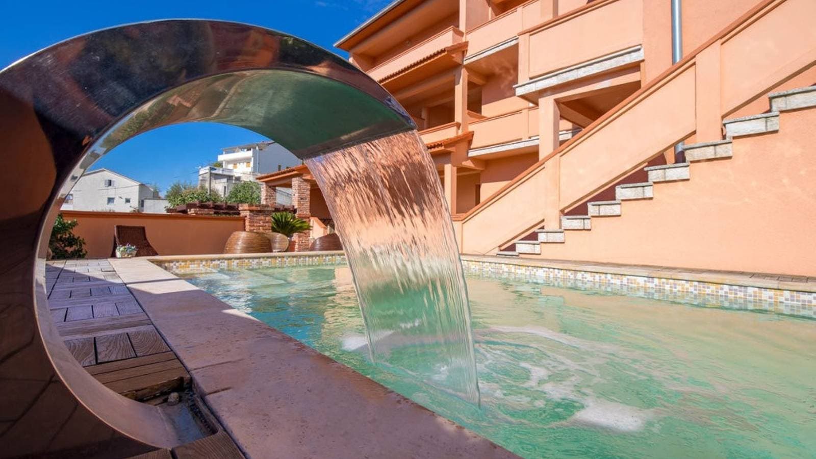 Foto 11 von 47: Luxury Villa Mer pool apartman by Villas Guide