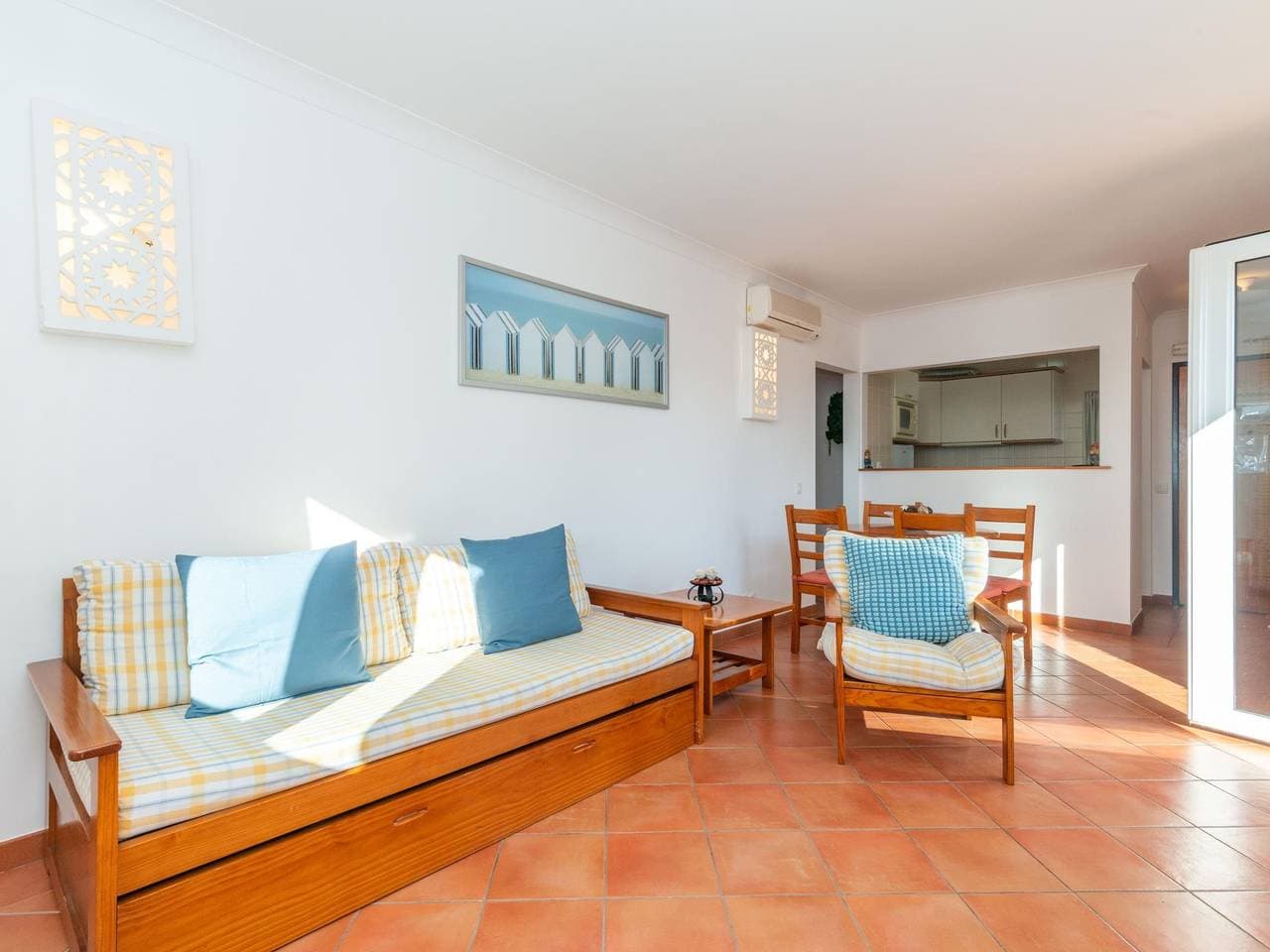 Foto 10 von 35: Ferienwohnung für 4 Personen mit Terrasse
