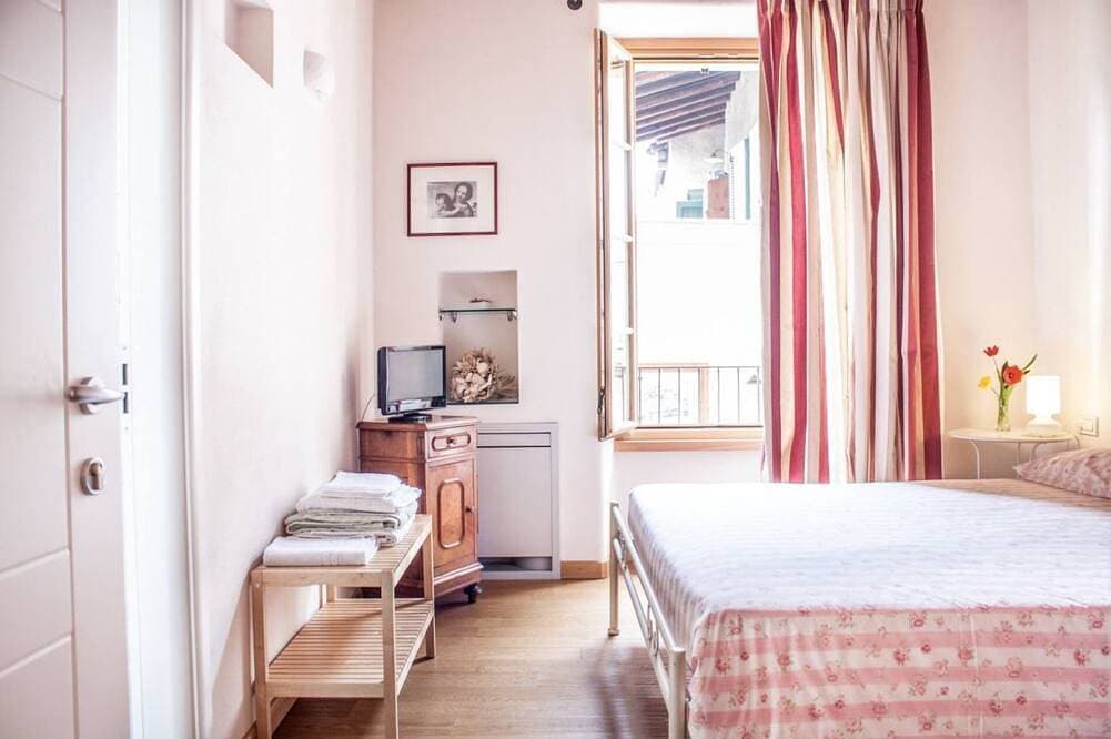 Foto 5 von 28: Alla Torre del Barbarossa B&B Foresteria