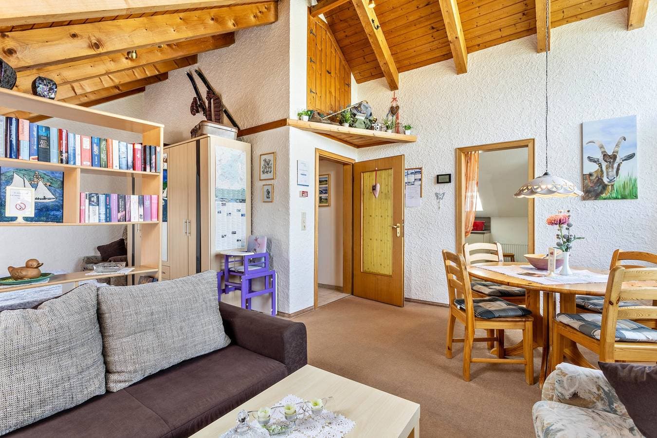 Foto 4 von 21: "Ferienwohnung Ausblick" mit Bergblick, Sitzecke im Garten und WLAN