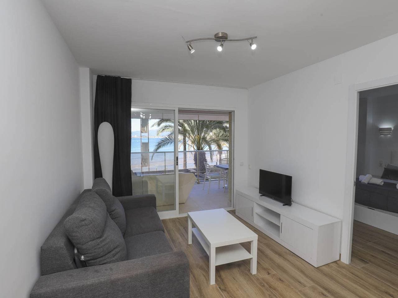 Foto 8 von 20: Modernes Apartment mit Meerblick, direktem Strandzugang und großer Terrasse in Salou