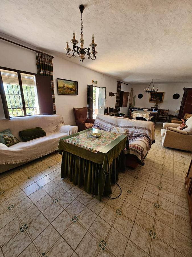 Foto 4 von 21: Four-Bedroom House