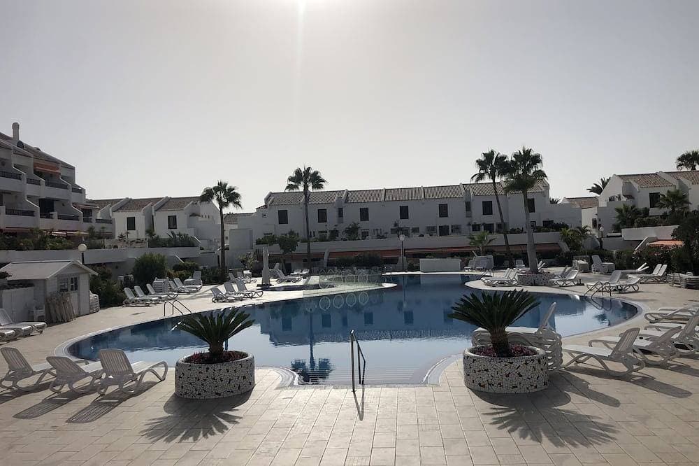 Foto 10 von 22: S. Parque Santiago 1-1 bed-pool-easy access. Sunny