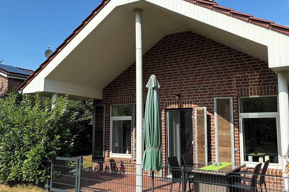 Ferienhaus Kilian - mit Seeblick und eingezäuntem Garten in Strandnähe 1
