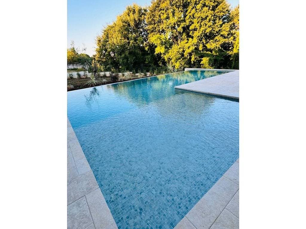Foto 3 von 19: Villa in Bokordići mit Schwimmbecken