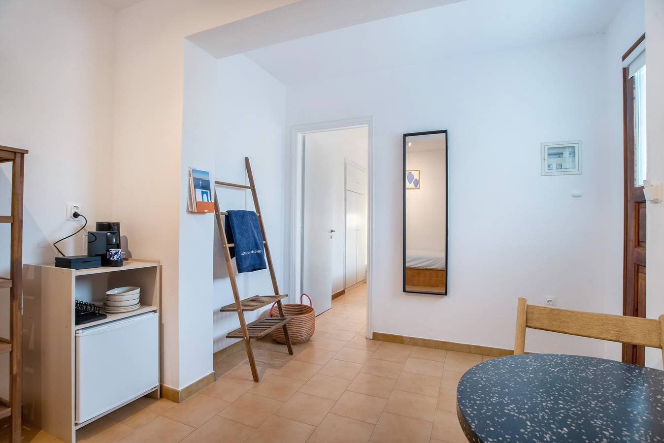 Foto 8 von 45: Ferienwohnung 'Studio 4' mit gemeinsamem Garten, Wi-Fi und Klimaanlage