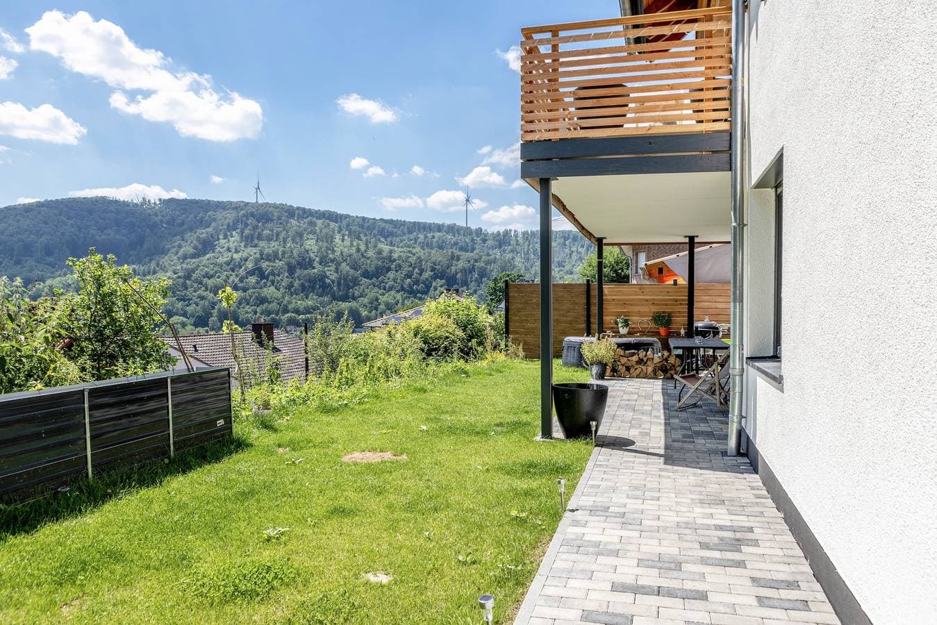 Foto 7 von 21: Ferienwohnung In Helsa mit Bergblick