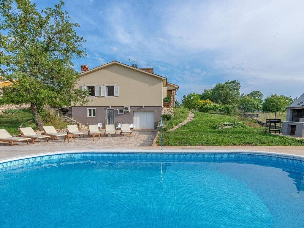 Foto 4 von 31: Villa in Labin mit Schwimmbecken