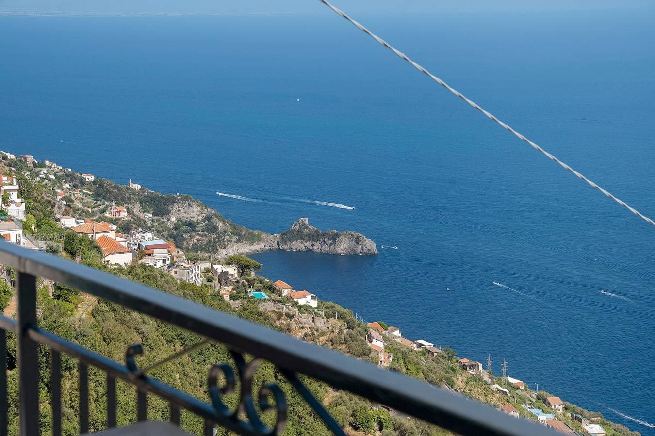Foto 7 von 31: Zimmer 'Amalfi Sea View' mit Meerblick, WLAN und Klimaanlage