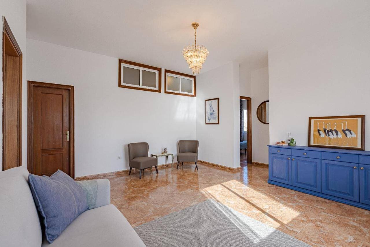 Foto 6 von 44: Two-Bedroom Apartment
