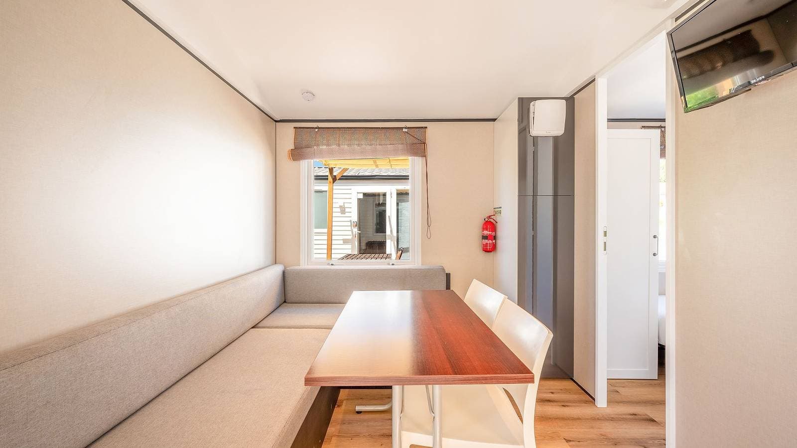 Foto 7 von 41: Ferienhaus für 4 Personen mit Pool