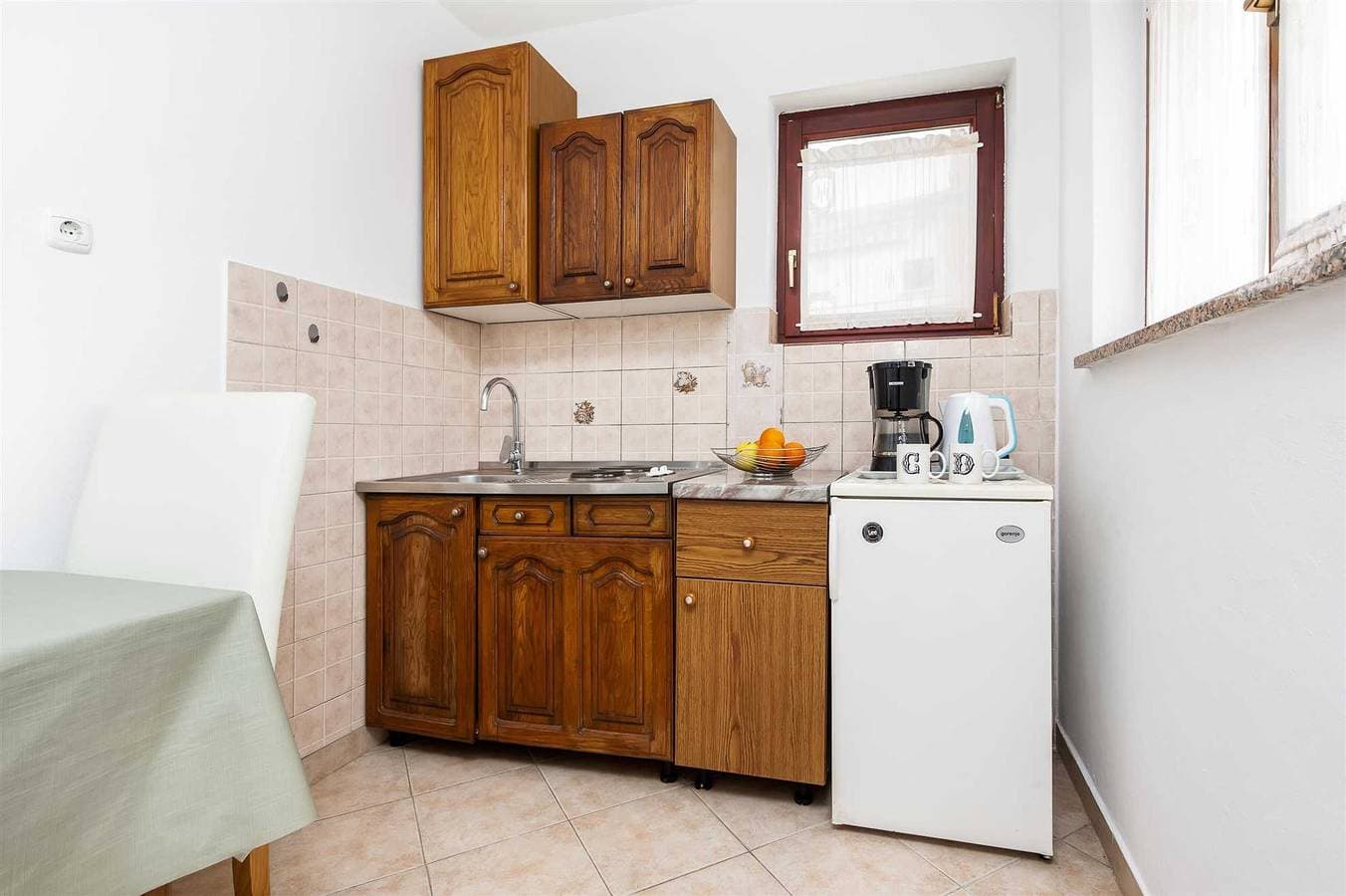 Foto 8 von 19: Silvana Ferienwohnung mit 1 Schlafzimmer mit Balkon 1 (gornji)