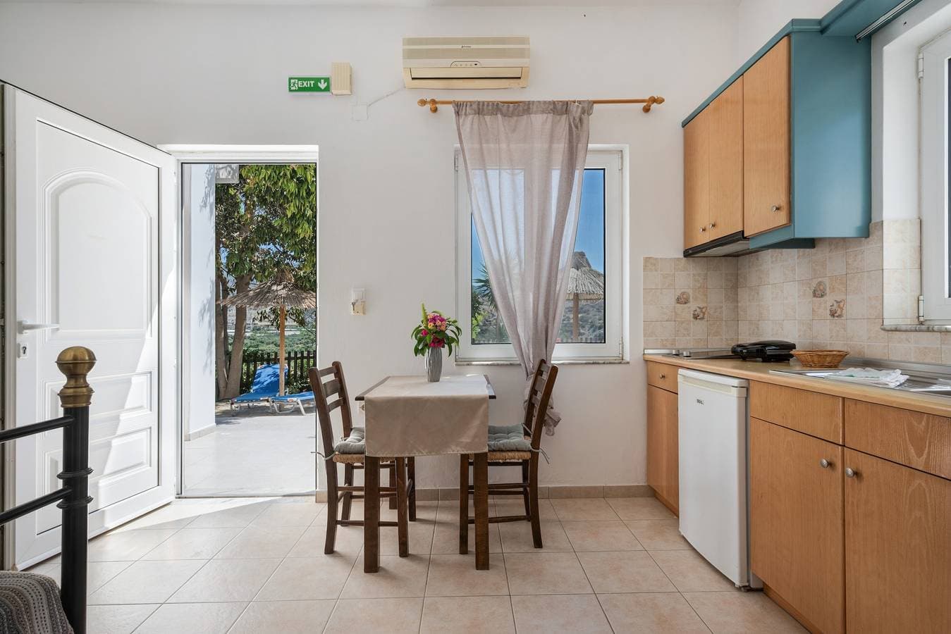 Foto 6 von 24: Ferienwohnung "One-Bedroom Kallithea" mit Meerblick, 2 Gemeinschaftsterrassen und WLAN
