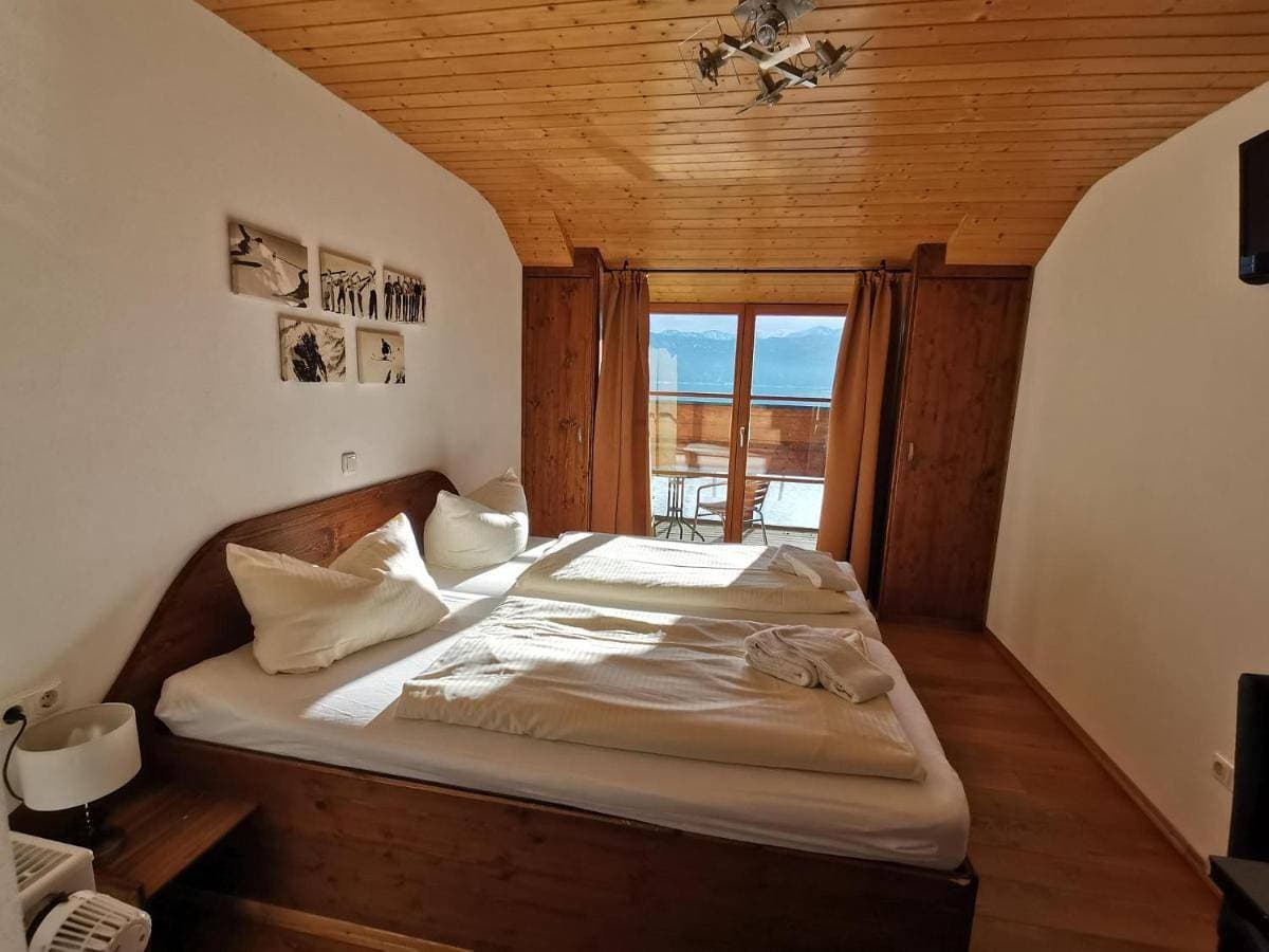 Foto 5 von 9: Double Room without Lake View