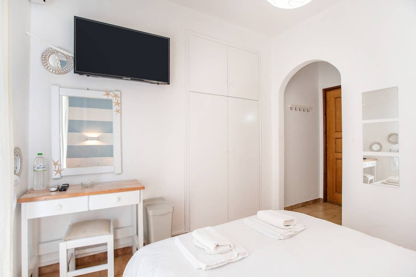 Foto 8 von 45: Einzimmerapartment 'Livadia Seaside Studios 13' mit Gemeinschaftsterrasse, WLAN und Klimaanlage