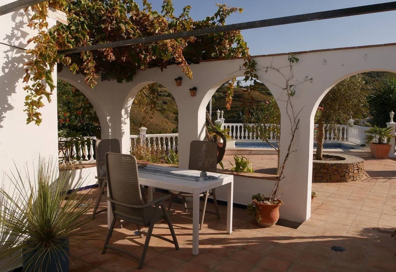 Foto 4 von 29: Ferienhaus "Cortijo Pura Vida" mit Bergblick, Pool, Terrasse & Garten