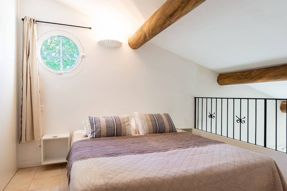 Foto 4 von 30: Cosy cottage near Roussillion, air-conditioned, 14m heated pool,  large grounds.