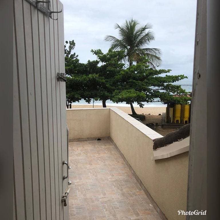 Foto 12 von 19: Haus vor dem Strand Sununga, für Familien geeignet. komplette Struktur