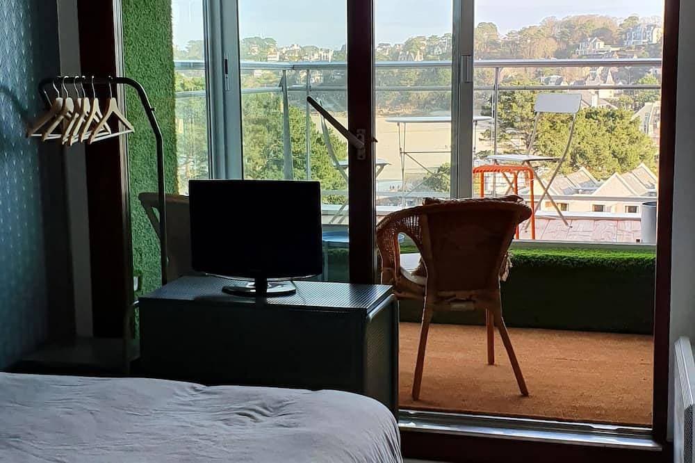 Foto 5 von 24: Perros, voller Meerblick, renoviertes Studio mit Blick auf den Strand von Trestraou